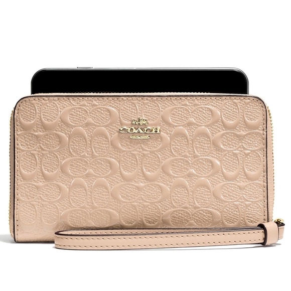 Coach Handbags - NWT Coach Phone Wallet In Signature Patent Leather